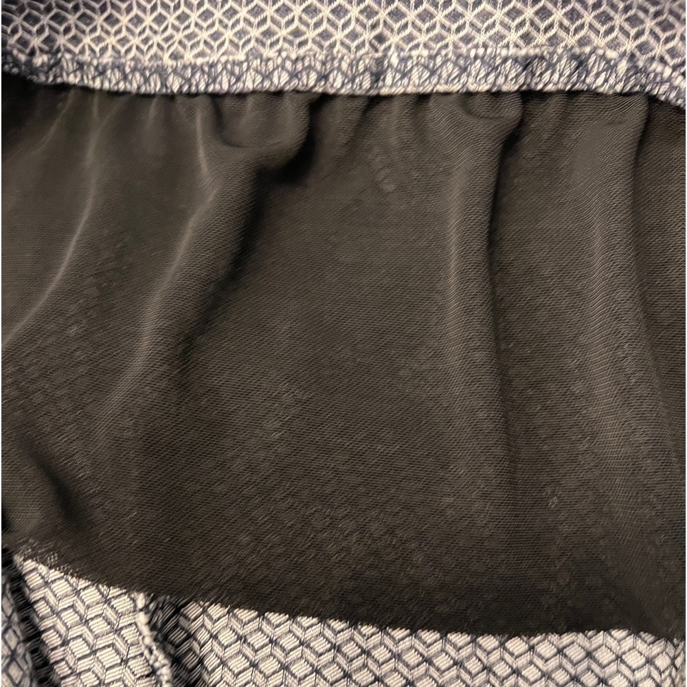 Dana Buchman Knit Tummy Control Pull On Ankle Dress Pants Geo Cubes Size S - Picture 7 of 12